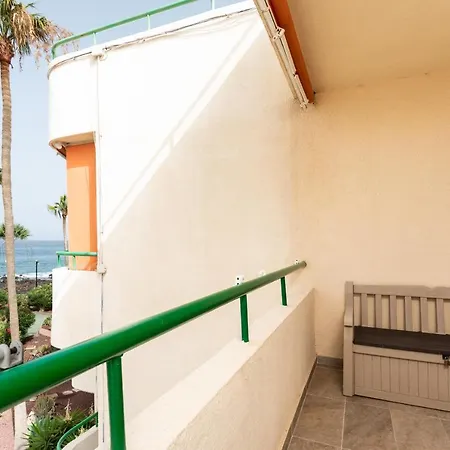 Soleado Vistas Al Mar Cristianos *