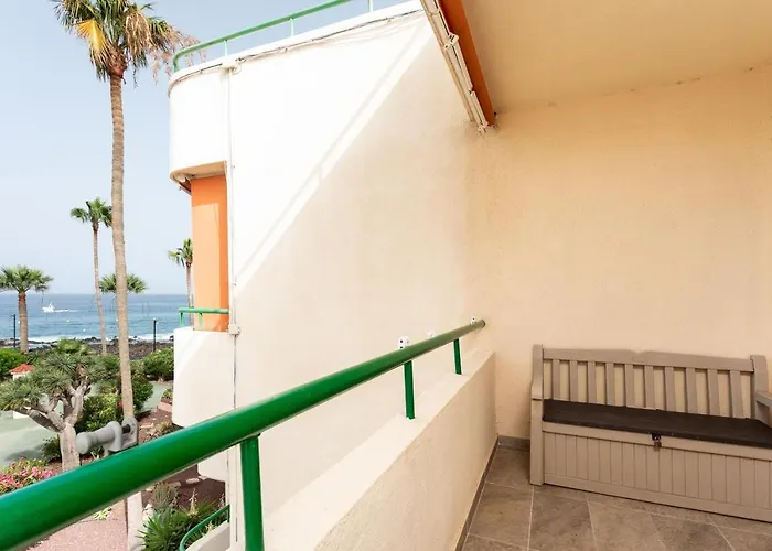 Soleado Vistas Al Mar Cristianos *